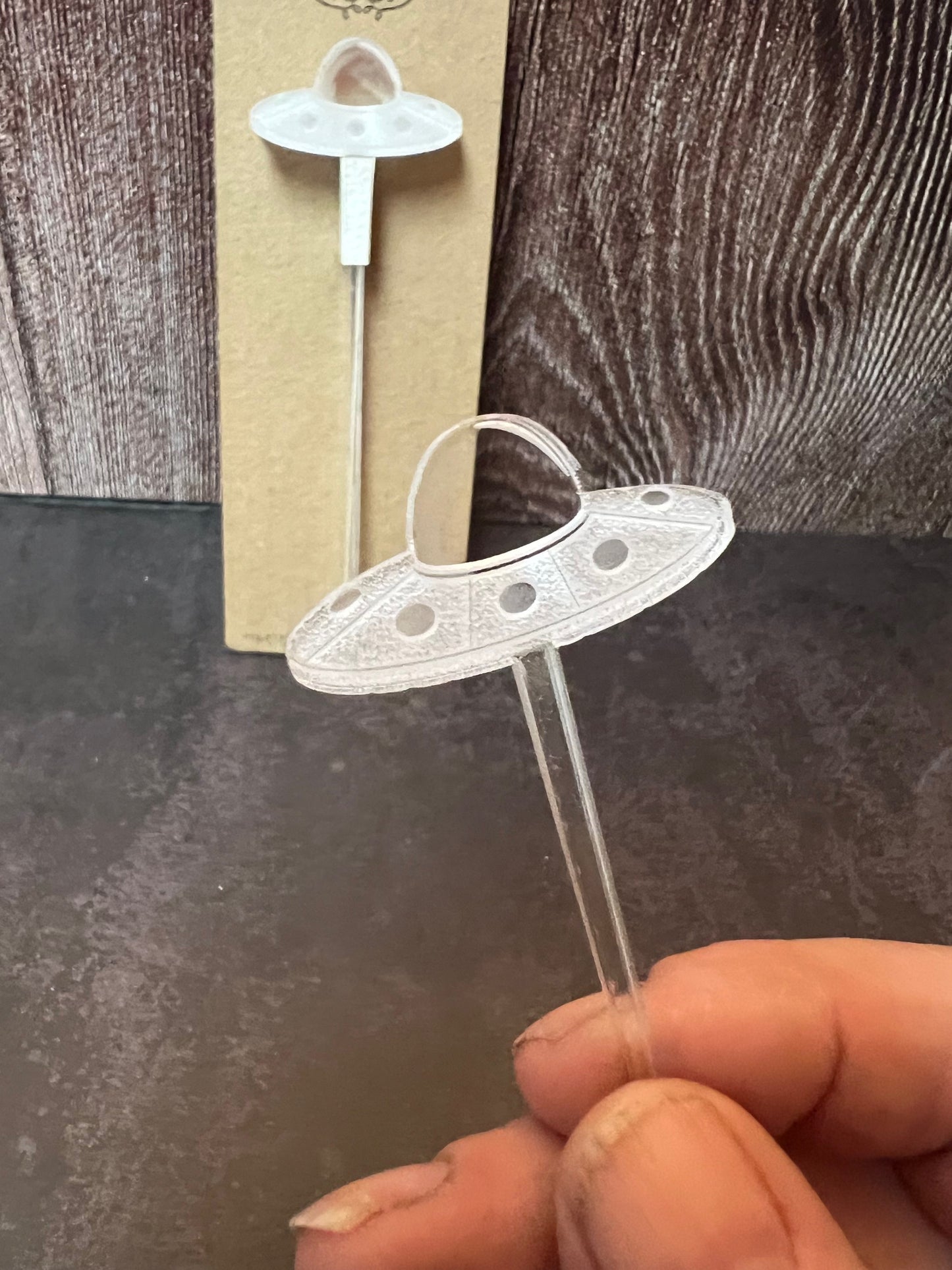 FLYING SAUCER GARNISH & HOR D'OEUVRE PICKS